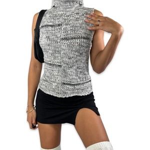 Vintage Y2k Sleeveless Turtleneck Sweater (XS-M)